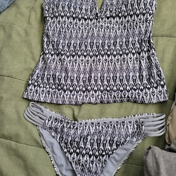 Ambrielle Black and Gray Patterned Bikini Set - Picture 1 of 4